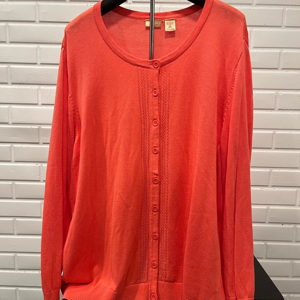 Northcrest Women's Plus Coral Button Cardigan